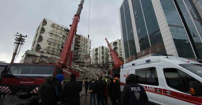 Diyarbakır Barosu başvurdu, mahkeme yıkım işlemlerini durdurdu