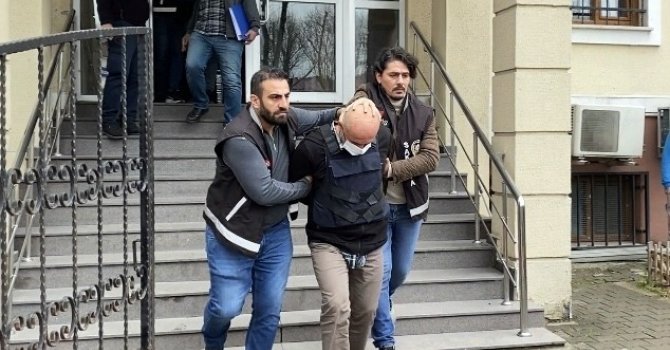 İftar vakti aile katliamı yapan şüpheli hakim karşısında