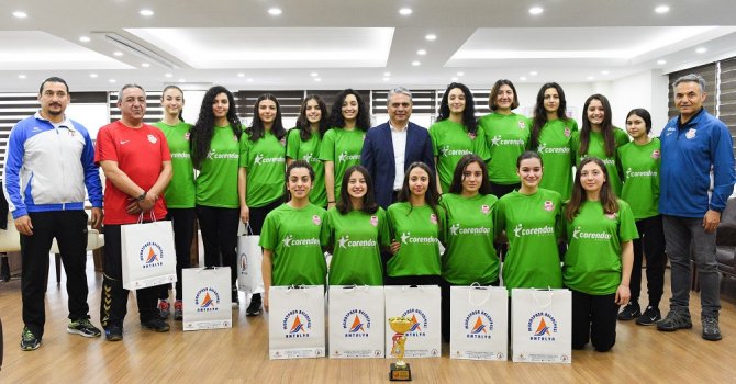 Hedef dünya yıldızı olmak