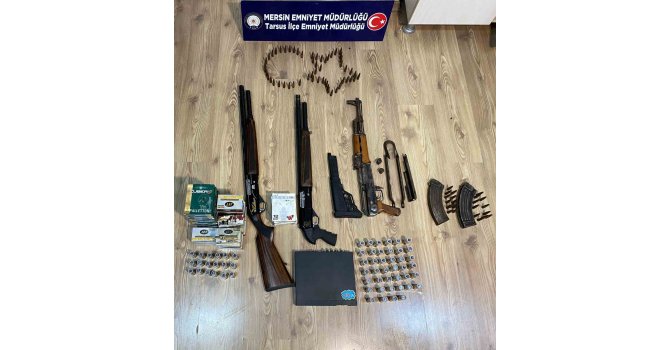 Mersin’de evinde kalaşnikof ele geçirilen şüpheli tutuklandı