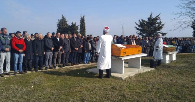 Kumdere’de silahlı saldırıya uğrayan muhtar ve akrabası toprağa verildi