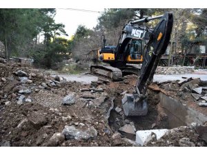 Konyaaltı’nda sel sularının yıktığı köprüler onarıldı
