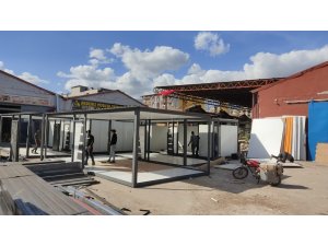 Hem istihdamı korumak hem de yaraları sarmak için konteyner üretimine başladı