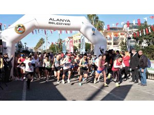 23. Alanya Atatürk Halk Koşusu ve yarı maratonu yapılacak