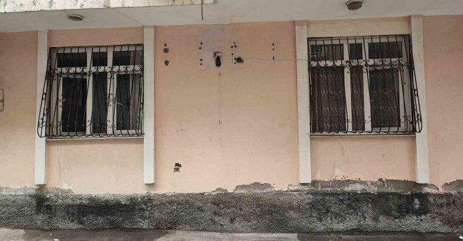 Adana’da kocası tarafından boğazı kesilen kadın hayatını kaybetti