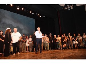 Adana Büyükşehir Belediye Tiyatrosu’nun “Boynu Bükük Öldüler” oyununa ödül