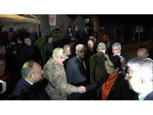 Aile ve Sosyal Hizmetler Bakanı Yanık, Osmaniye’de depremzedelerle iftar yaptı