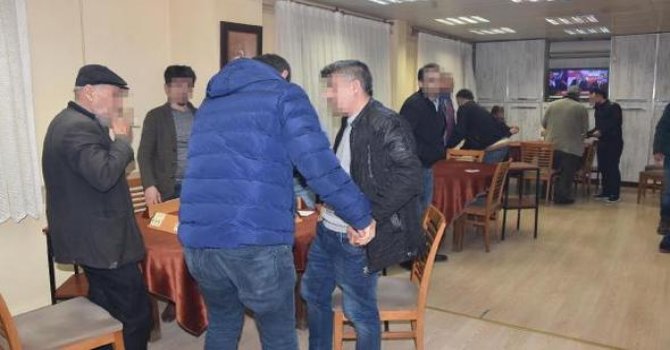 Okeye taş dönerken tutuklandı