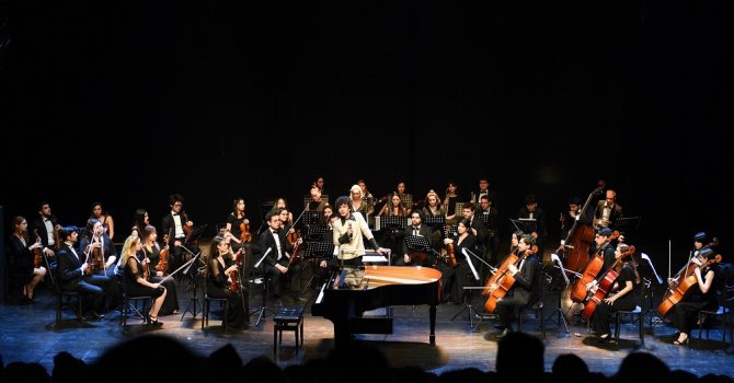 Türkan Şoray’da ‘Hürrem’ prömiyer yaptı