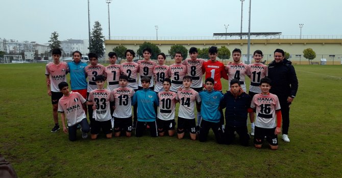Velilerin kurduğu futbol takımı U-16 Ligi'nde şampiyon oldu