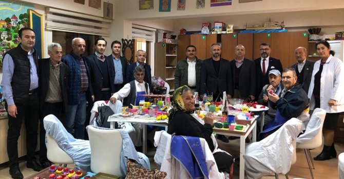 Huzurevi sakinlerine ziyaret