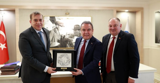 Slovenya Büyükelçisi’nden Böcek’e ziyaret