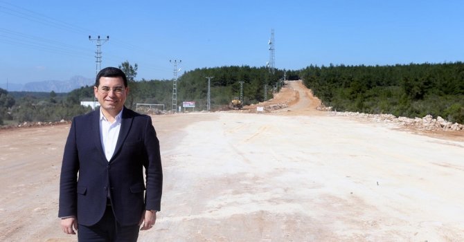 Masa Dağı’na otoban gibi yol