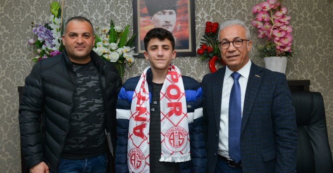 Mucize çocuk Muratpaşa’nın misafiri