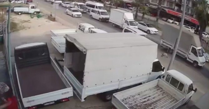 Ortaokul öğrencisinin ölümden döndüğü o anlar kameraya yansıdı