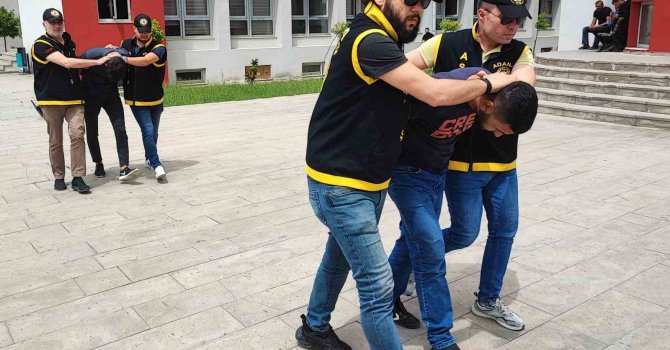 AK Parti Sözcüsü Çelik’in seçim bürosuna sığınan şahsı yaralayan iki kişi yakalandı