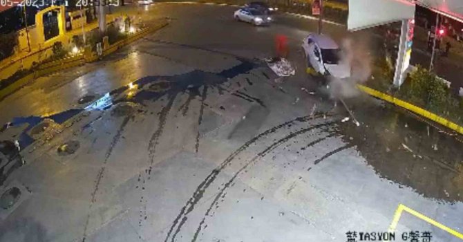 Polisin ‘dur’ ihtarına uymadı, kaçarken refüje çarptı