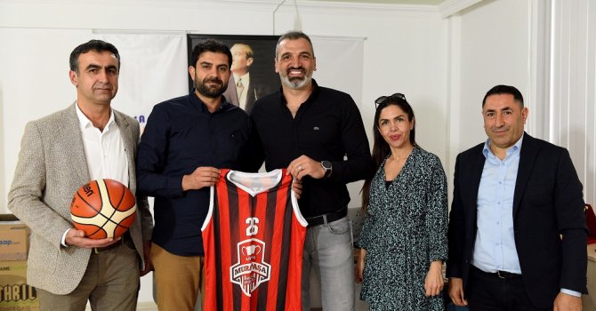 Muratpaşa Erdem Türetken’le anlaştı