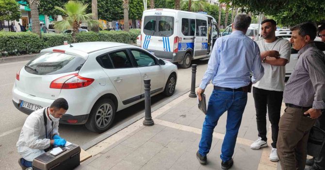 Otomobilin camı kırılıp 1 milyon 554 bin lira çalındı