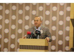 Bakan Çavuşoğlu: "’Erdoğan gitsin’ diyenlerin pabucunu kaç seçimdir dama atıyoruz"