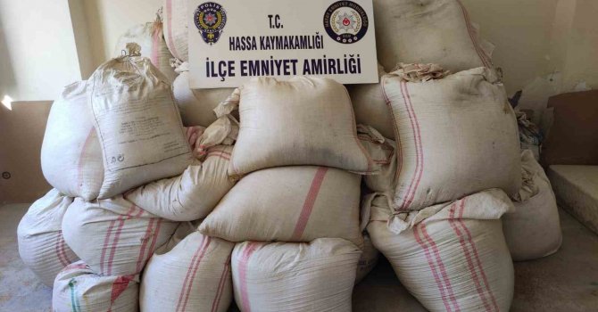 Hatay’da 900 kilogram kaçak tütün ele geçirildi