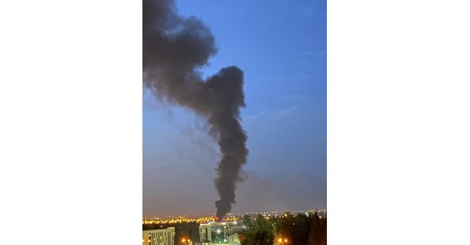 Geri dönüşüm fabrikasında yangın çıktı