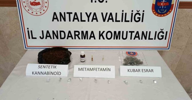 Turizm bölgesinde uyuşturucu satan şüpheli jandarmadan kaçamadı