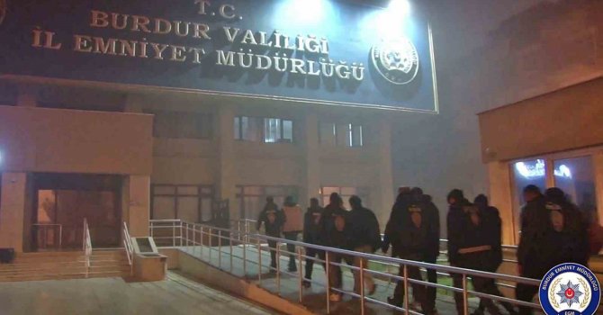 Burdur’da asayiş operasyonlarında yakalanan 36 kişi tutuklandı