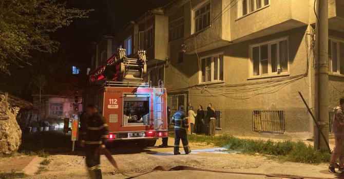 Burdur’da çatı yangını
