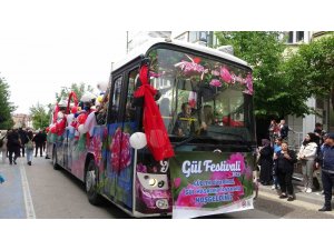 Isparta’da "Gül Festivali" renkli görüntülerle başladı