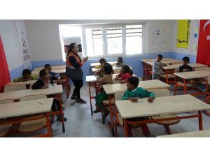 Mevsimlik tarım işçilerinin çocukları köy yaşam merkezlerinde eğitim alıyor