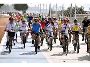 Başkan Seçer, Mersinlilerle birlikte pedal çevirdi