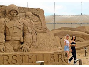 Antalya’da 10 bin ton kum kullanarak 25 heykeltıraş onlarca heykel yaptı