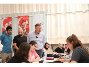 Hatay Büyükşehir Belediyesi’nden öğrencilere eğitim desteği