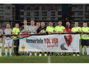 Silifke protokolü, futbol maçında bir araya geldi