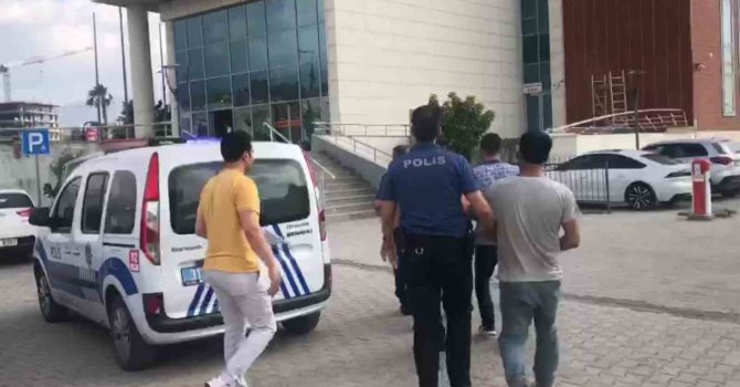 Deprem bölgesinden 150 bin TL’lik hırsızlık yapan 3 şüpheli yakalandı