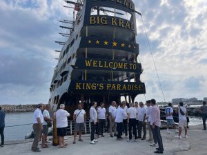 Apartman gibi tur teknesi görenleri hayrete düşürüyor