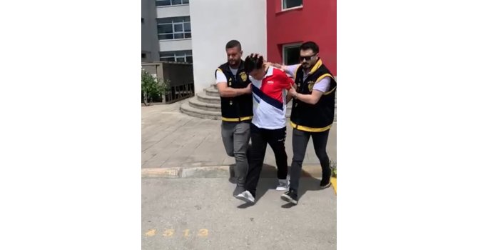 18 yıl önce annesini öldürdüğünü öne sürdüğü şahsı öldürdü