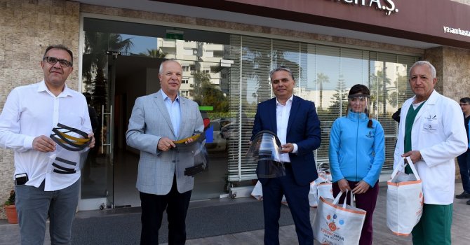 Muratpaşa’dan sağlık çalışanlarıyla dayanışma