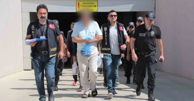 Polisten 50 ekiple eş zamanlı operasyon: 112 firari yakalandı