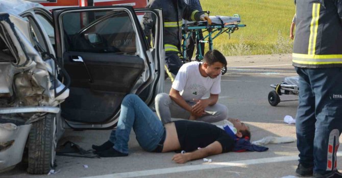 Antalya’da feci kaza: 3 ölü, 9 yaralı