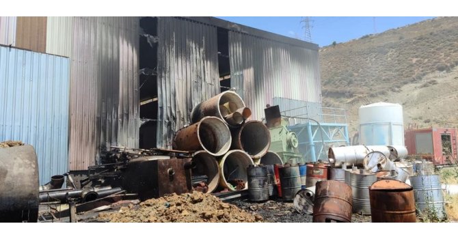 Depodaki yangın büyümeden kontrol altına alındı