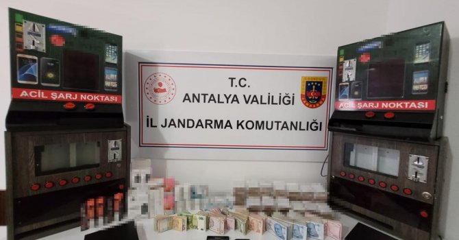 Jandarma uyuşturucu tacirlerine geçit vermiyor