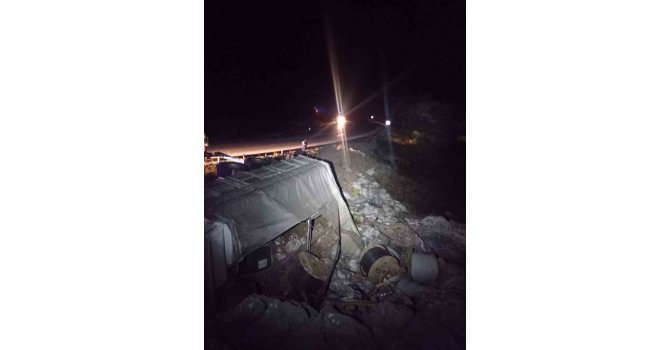 Akseki’de kamyon devrildi: 1 ölü, 1 yaralı