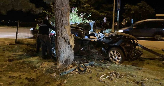 Isparta’da 2 kişinin ağır yaralandığı kazada sürücü hayatını kaybetti