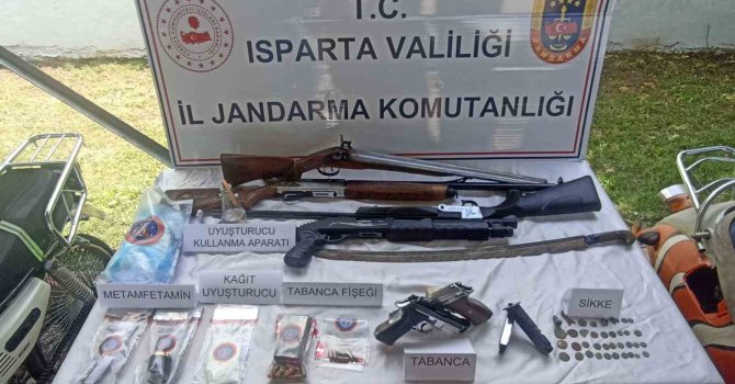 Isparta’da uyuşturucu operasyonunda 2 kişi tutuklandı