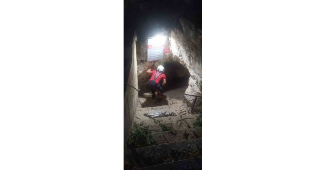 3 kişi Eshab-ı Kehf mağarasında mahsur kaldı