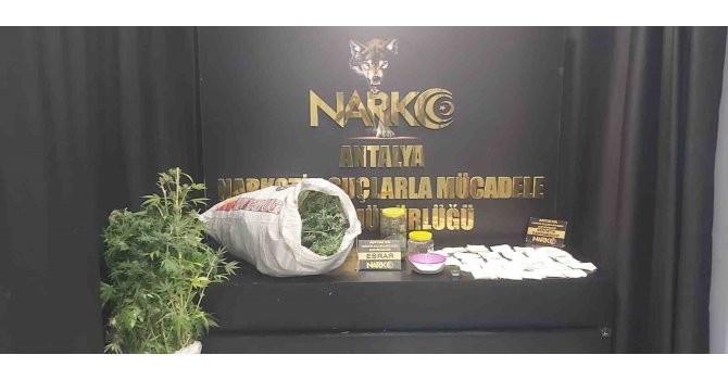 Antalya’da uyuşturucu tacirlerine operasyon: 26 tutuklama