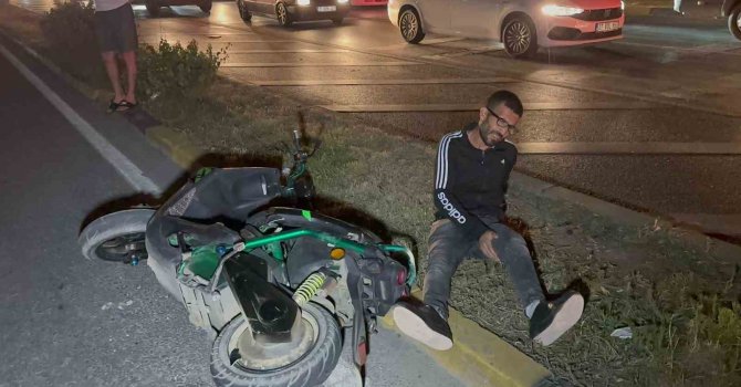 Kazada yaralanan ehliyetsiz motosiklet sürücüsüne trafik cezası hastane yolunda kesildi