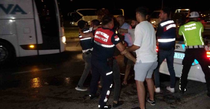 İki aracın hurdaya döndüğü kazada alkollü çıkan diş hekimine meydan dayağı